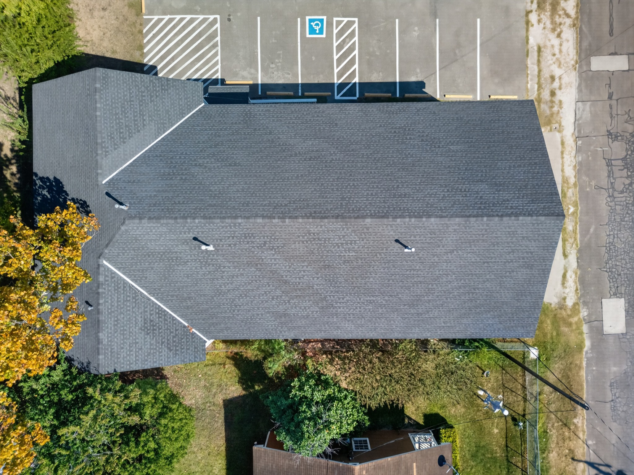 Exterior or aerial property photo 4