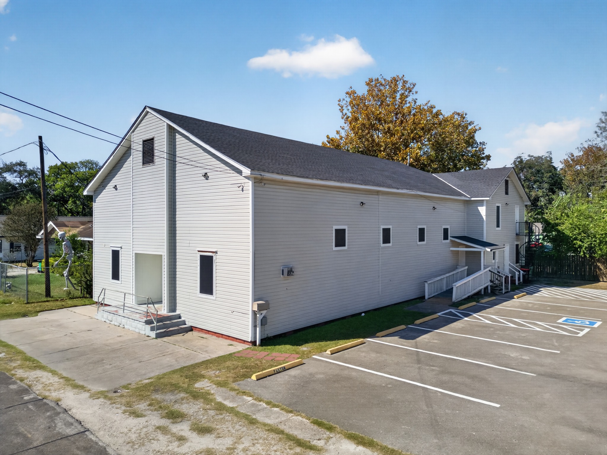 Exterior or aerial property photo 8